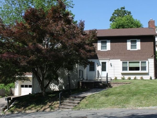 59 Molly Stark Dr, Morris, NJ 07960