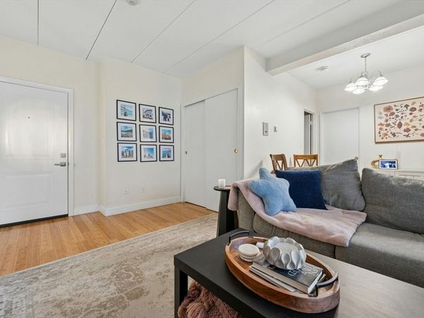 995 Massachusetts Ave, Unit 102, Arlington, MA 02476