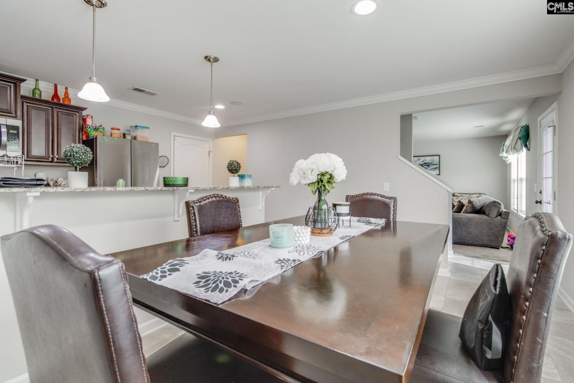 570 Kimpton Drive  Photo 10