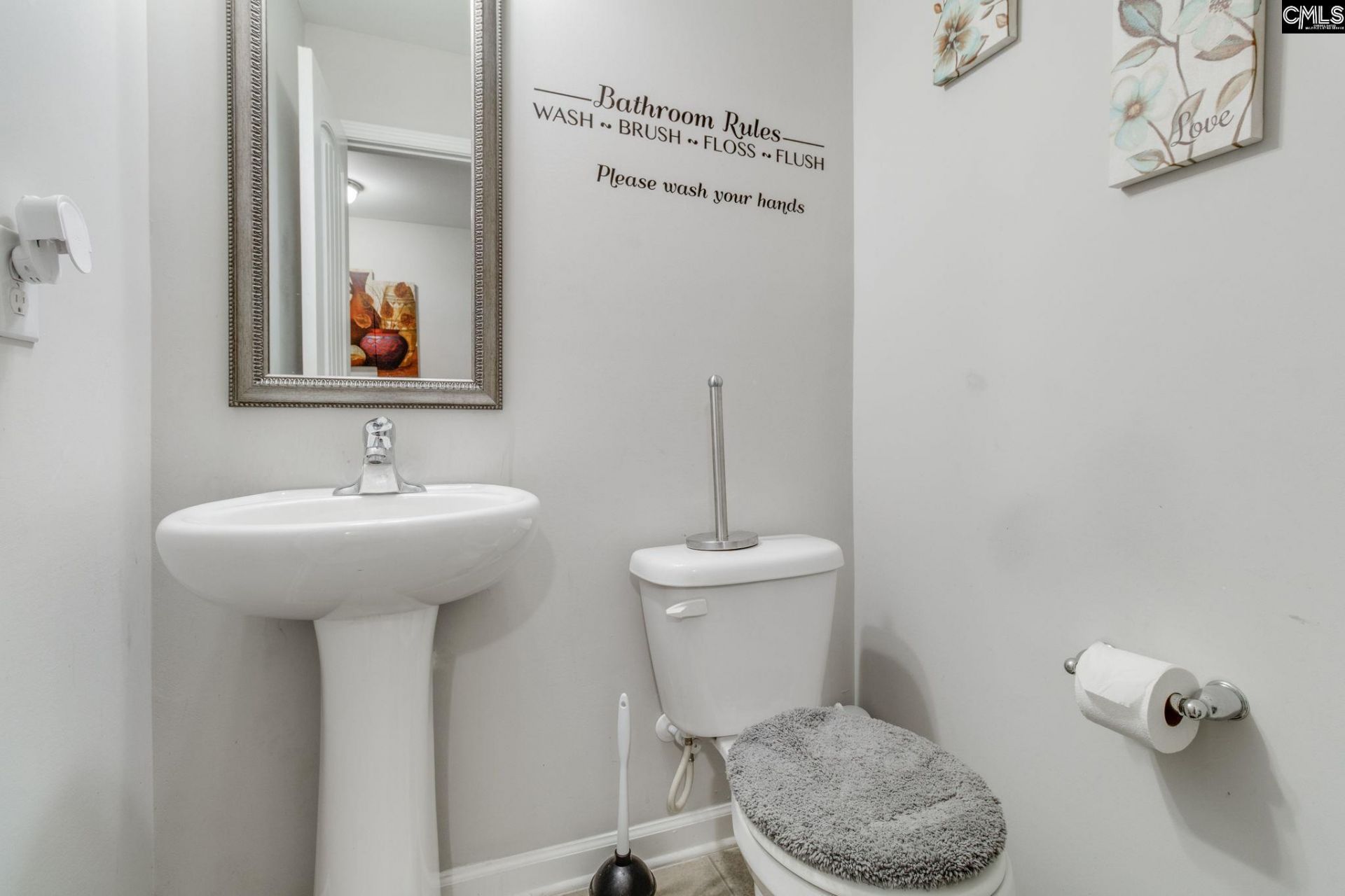 570 Kimpton Drive  Photo 14