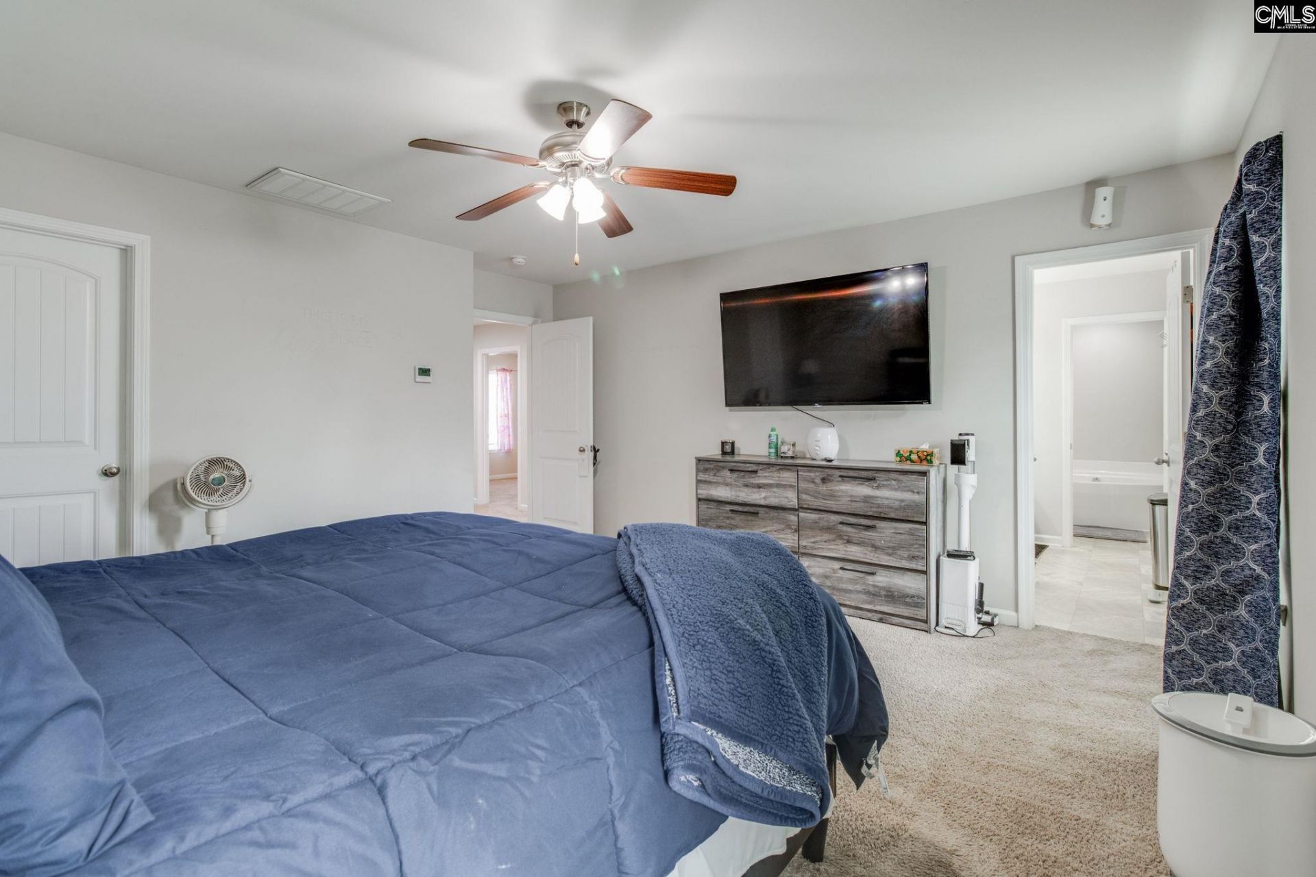 570 Kimpton Drive  Photo 16