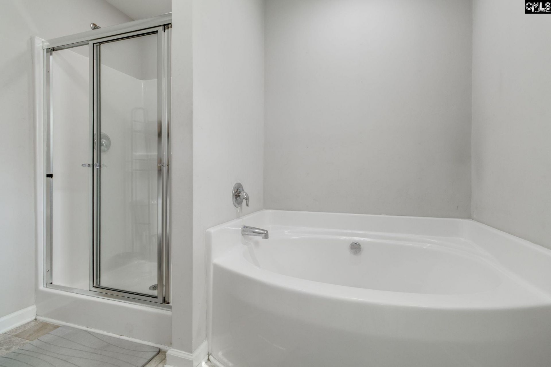 570 Kimpton Drive  Photo 17
