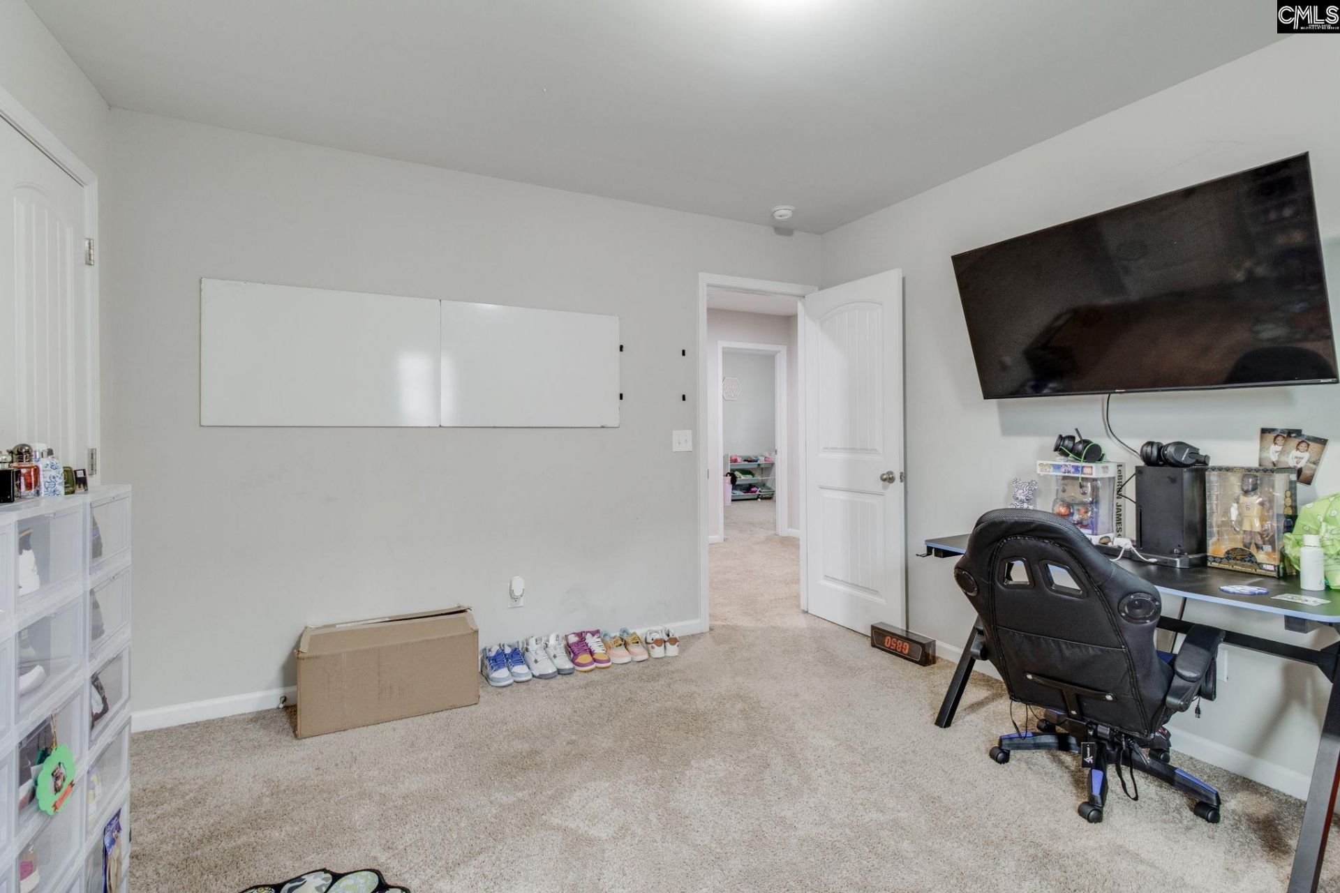 570 Kimpton Drive  Photo 21