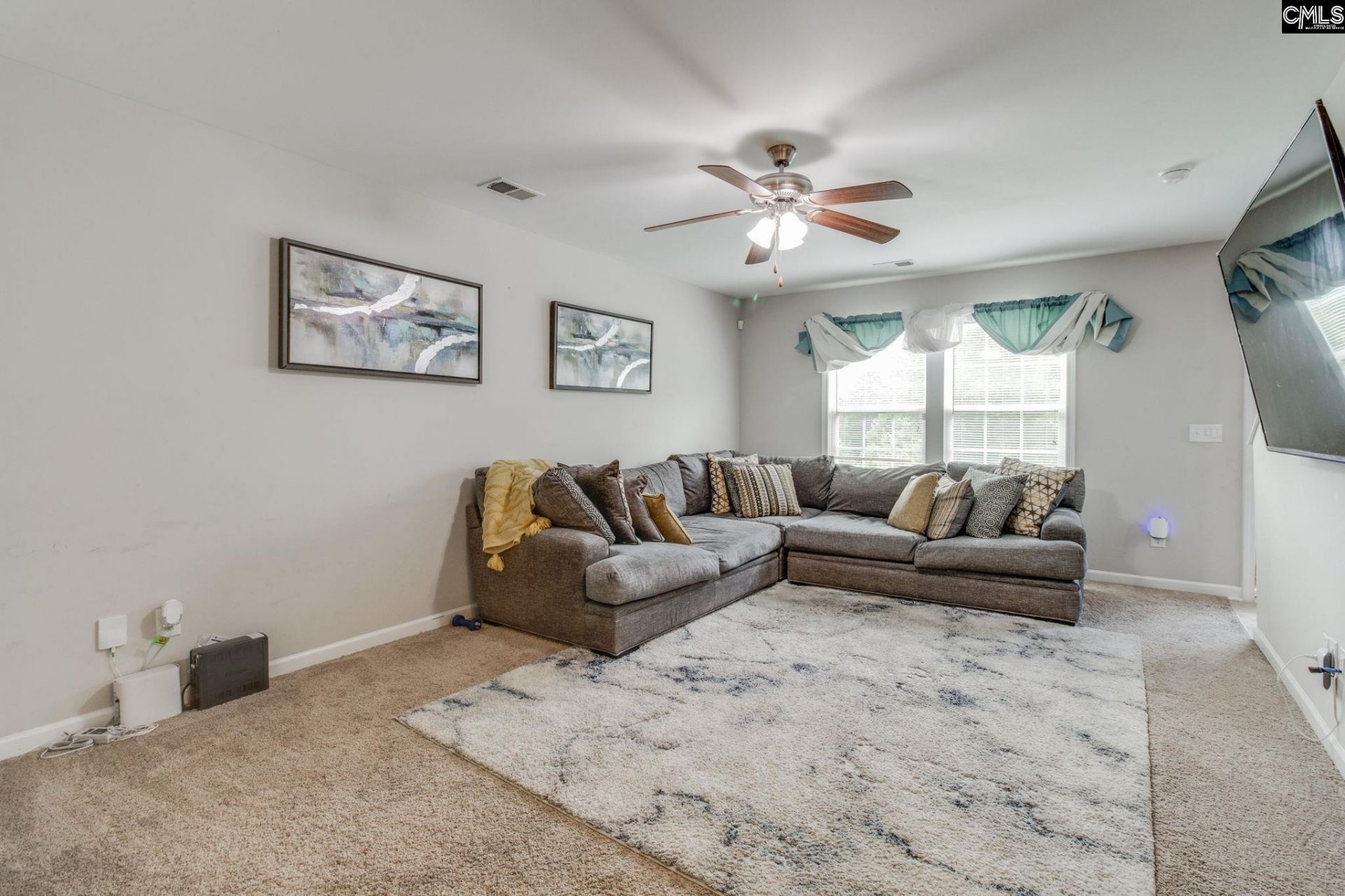 570 Kimpton Drive  Photo 6