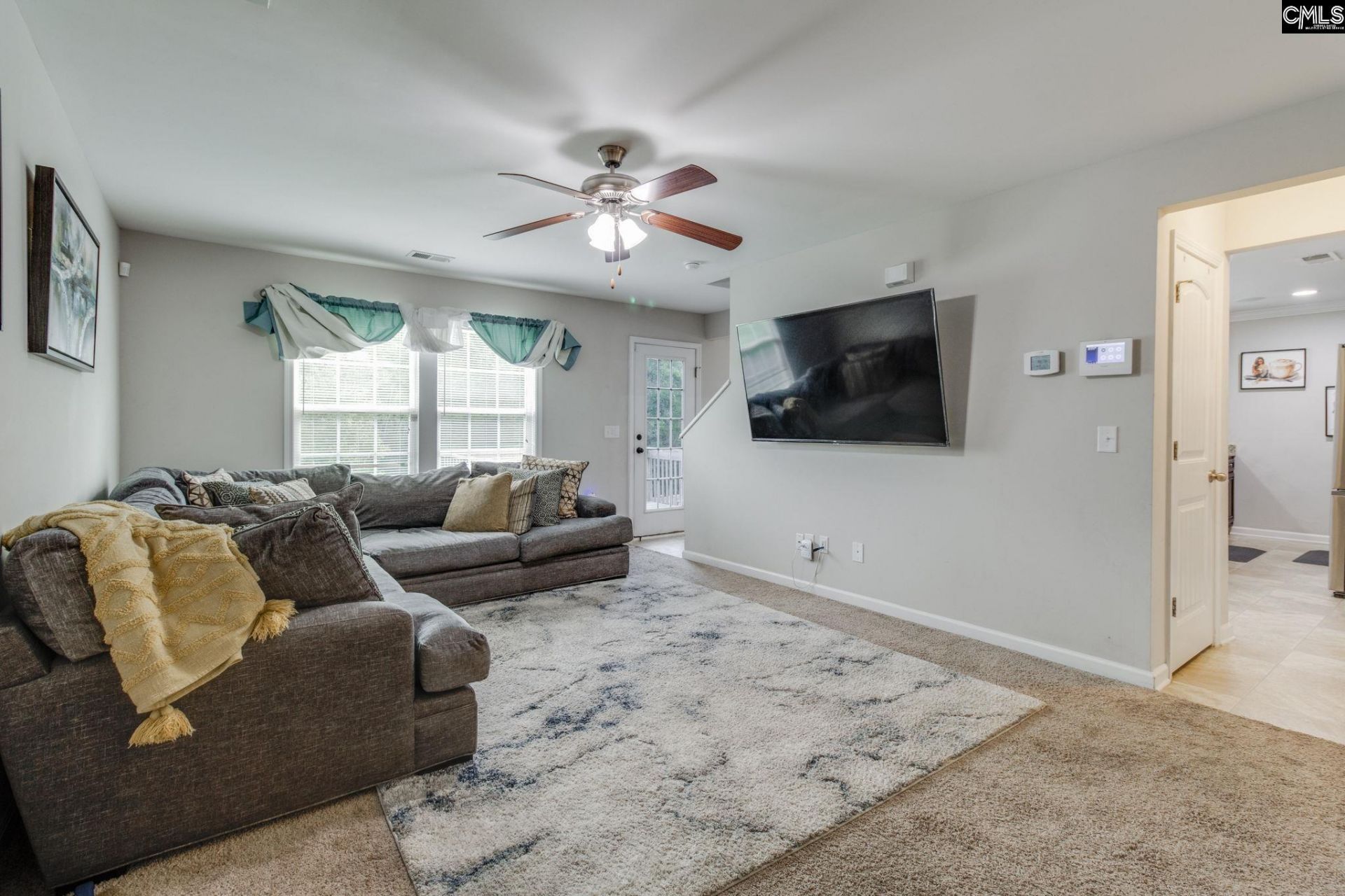 570 Kimpton Drive  Photo 7