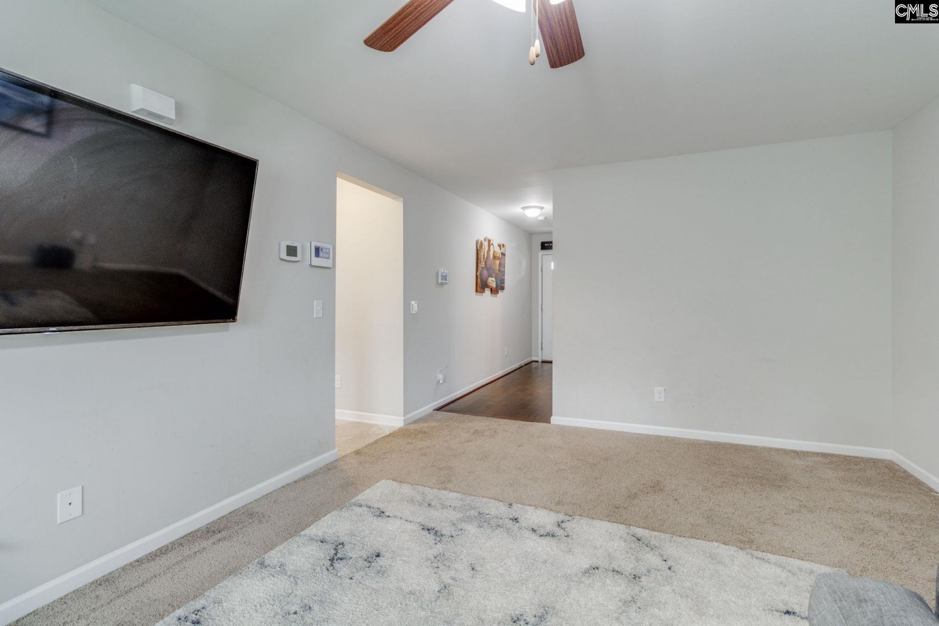 570 Kimpton Drive  Photo 8