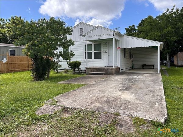 1307 E Mistletoe Avenue , Victoria, TX 77901