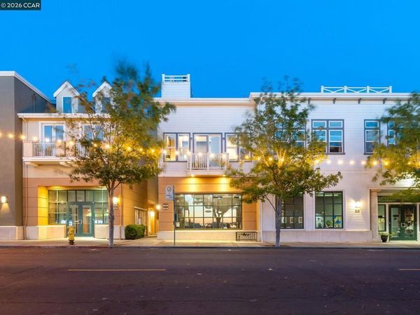 228 1St St, Benicia, CA 94510