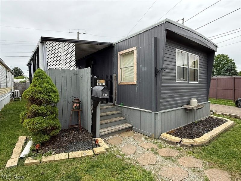 614 Karen Avenue NW, New Philadelphia, OH 44663 Photo 1