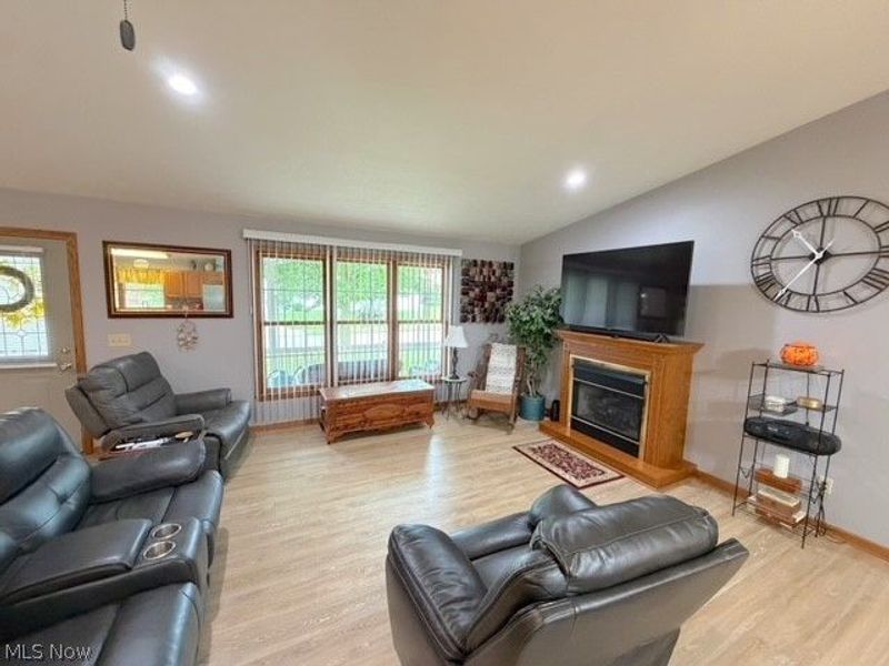 1481 3rd Street SE, New Philadelphia, OH 44663 Photo 5