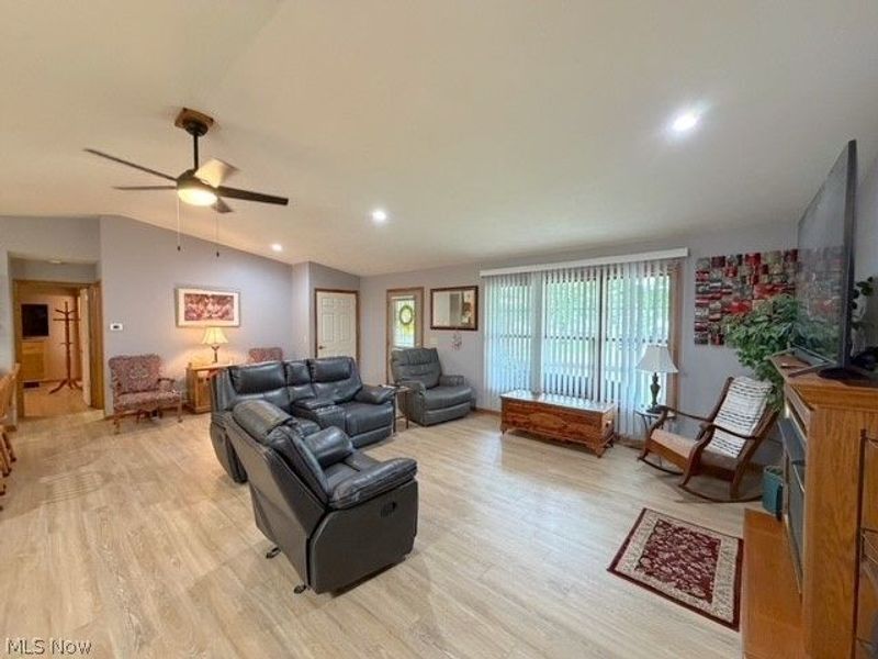 1481 3rd Street SE, New Philadelphia, OH 44663 Photo 7