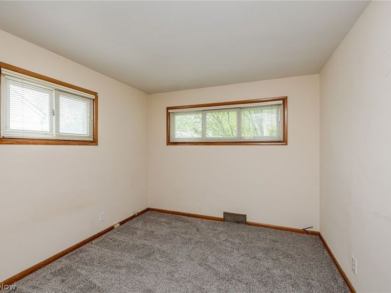 5670 Cherokee Drive , Lyndhurst, OH 44124 Photo 14