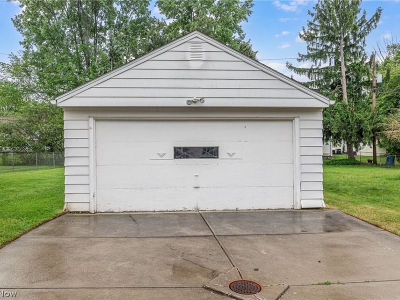 5670 Cherokee Drive , Lyndhurst, OH 44124 Photo 32