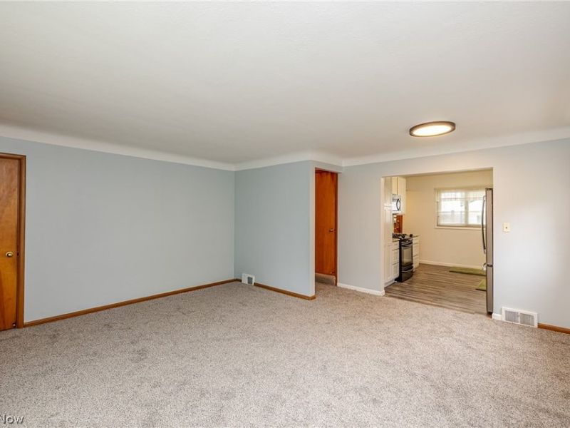 5670 Cherokee Drive , Lyndhurst, OH 44124 Photo 6