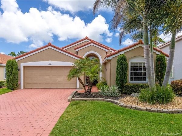 6948 SE Twin Oaks Circle, Stuart, FL 34997