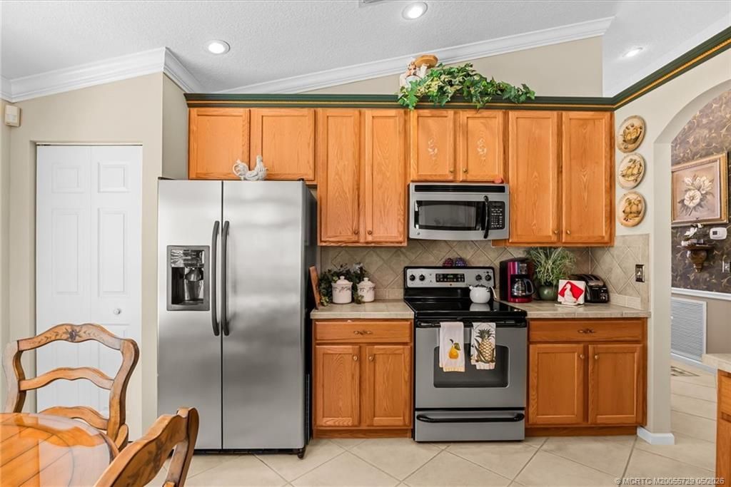 6948 SE Twin Oaks Circle, Stuart, FL 34997 Photo