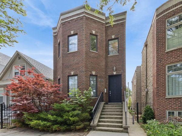 2447 W Winona Street, Chicago, IL 60625