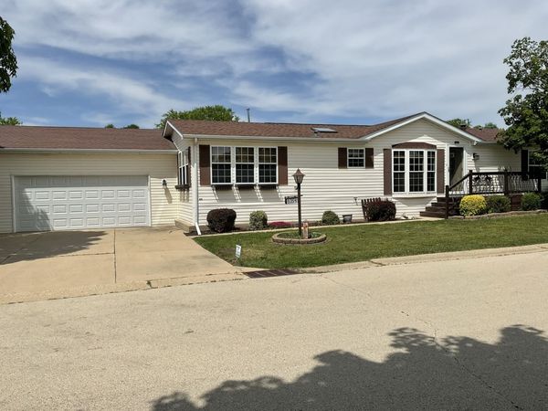 5354 AUTUMNASH , Machesney Park, IL 61115