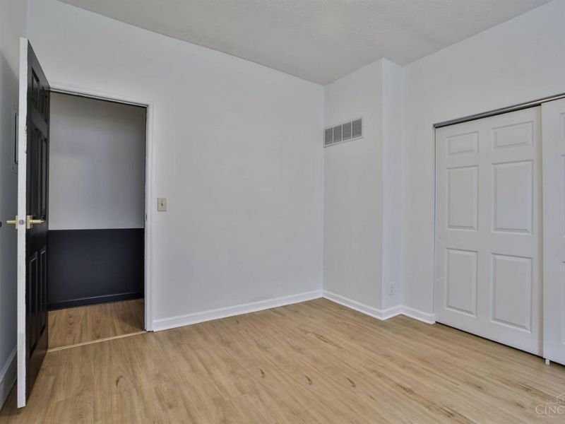 989 Paradrome Street, Cincinnati, OH 45202 Photo 15