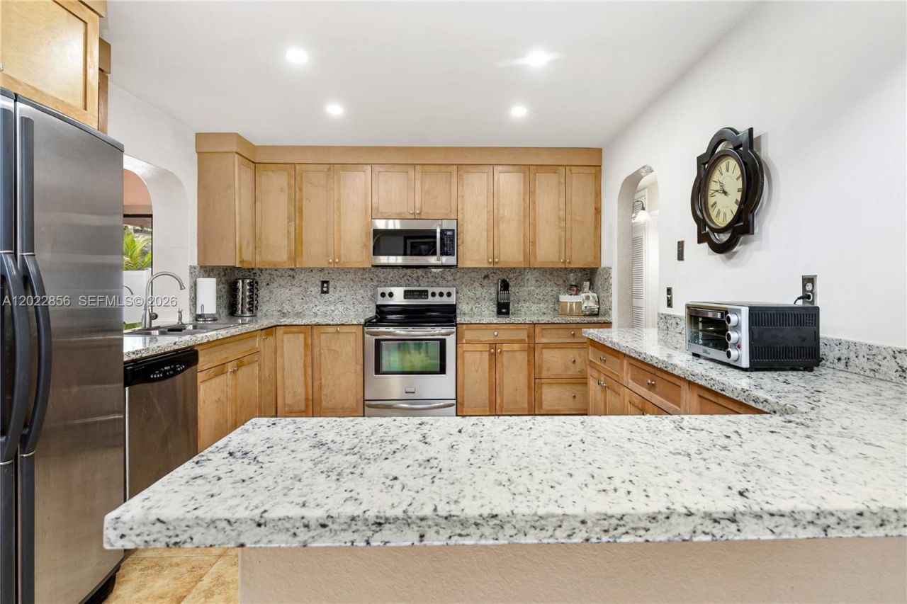 321 NW 96th Ave, Pembroke Pines, FL 33024 Photo