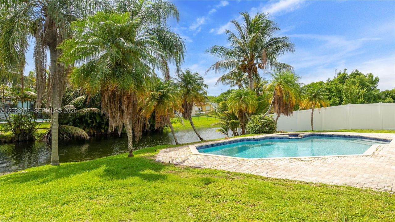 321 NW 96th Ave, Pembroke Pines, FL 33024 Photo