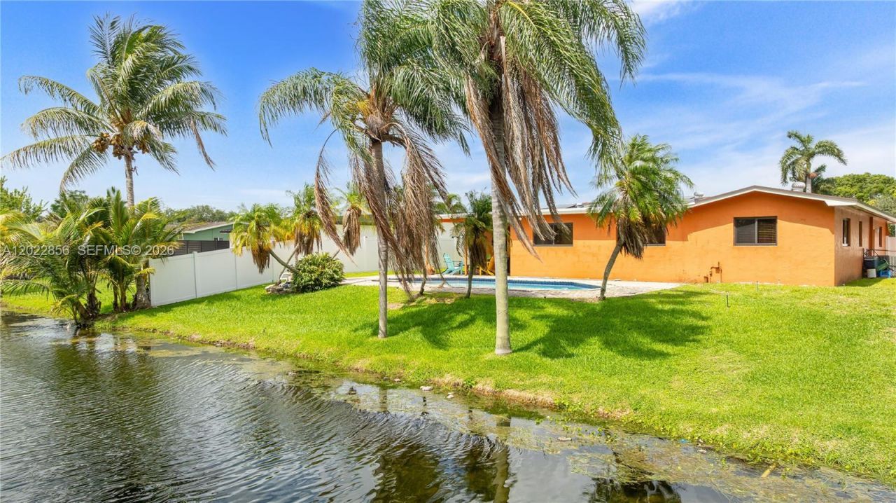 321 NW 96th Ave, Pembroke Pines, FL 33024 Photo
