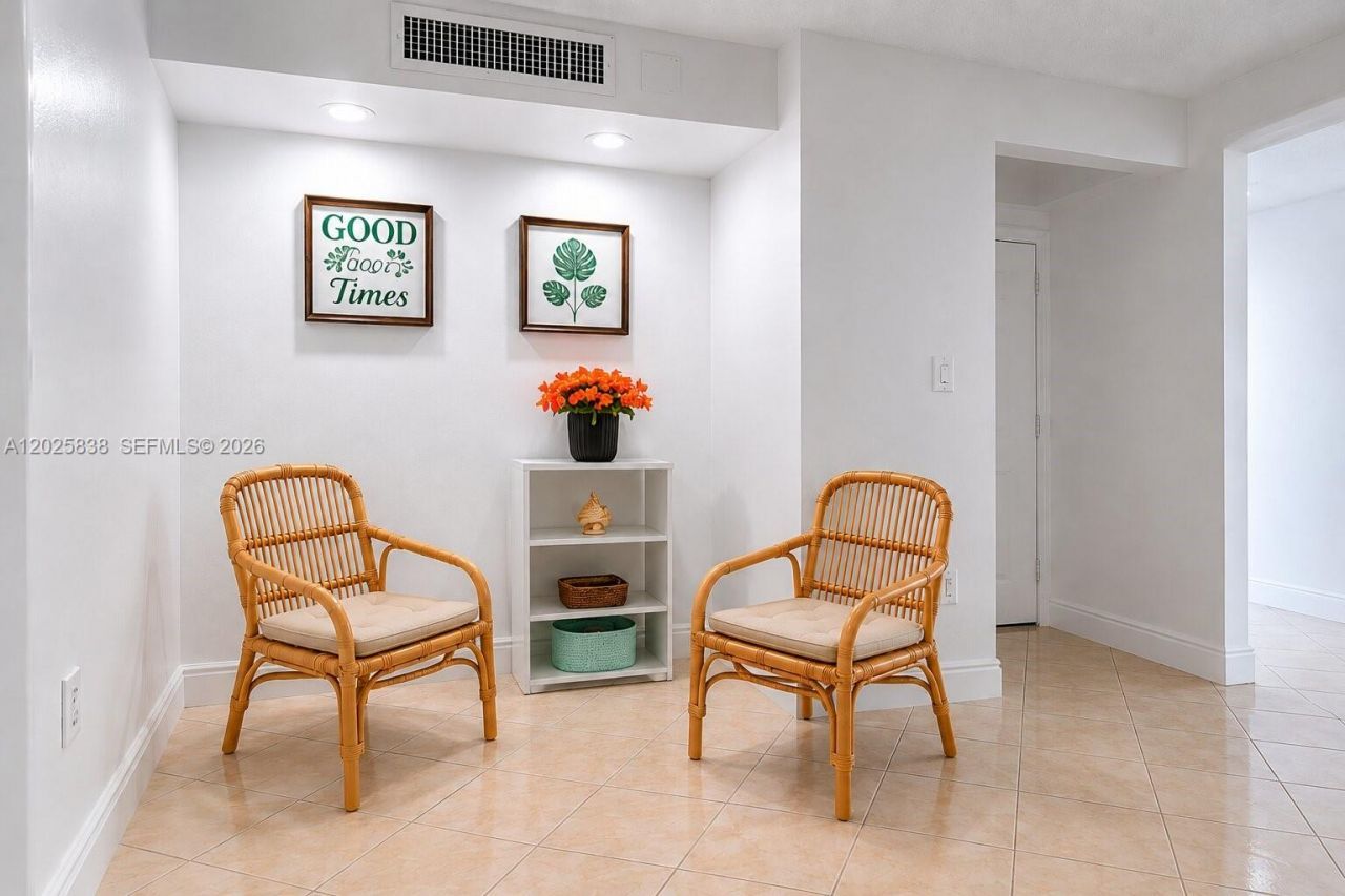 3401 N Country Club Dr, Unit 307, Aventura, FL 33180 Photo