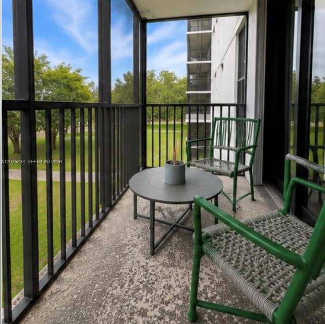 3401 N Country Club Dr , Unit 307, Aventura, FL 33180 Photo