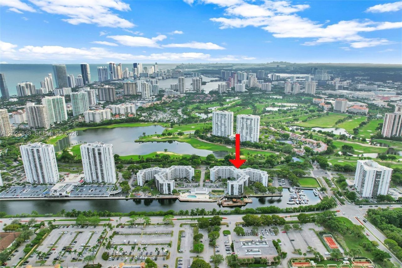 3401 N Country Club Dr , Unit 307, Aventura, FL 33180 Photo