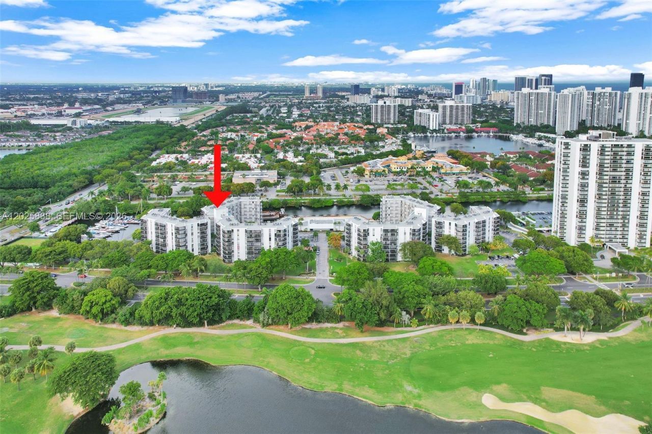 3401 N Country Club Dr , Unit 307, Aventura, FL 33180 Photo