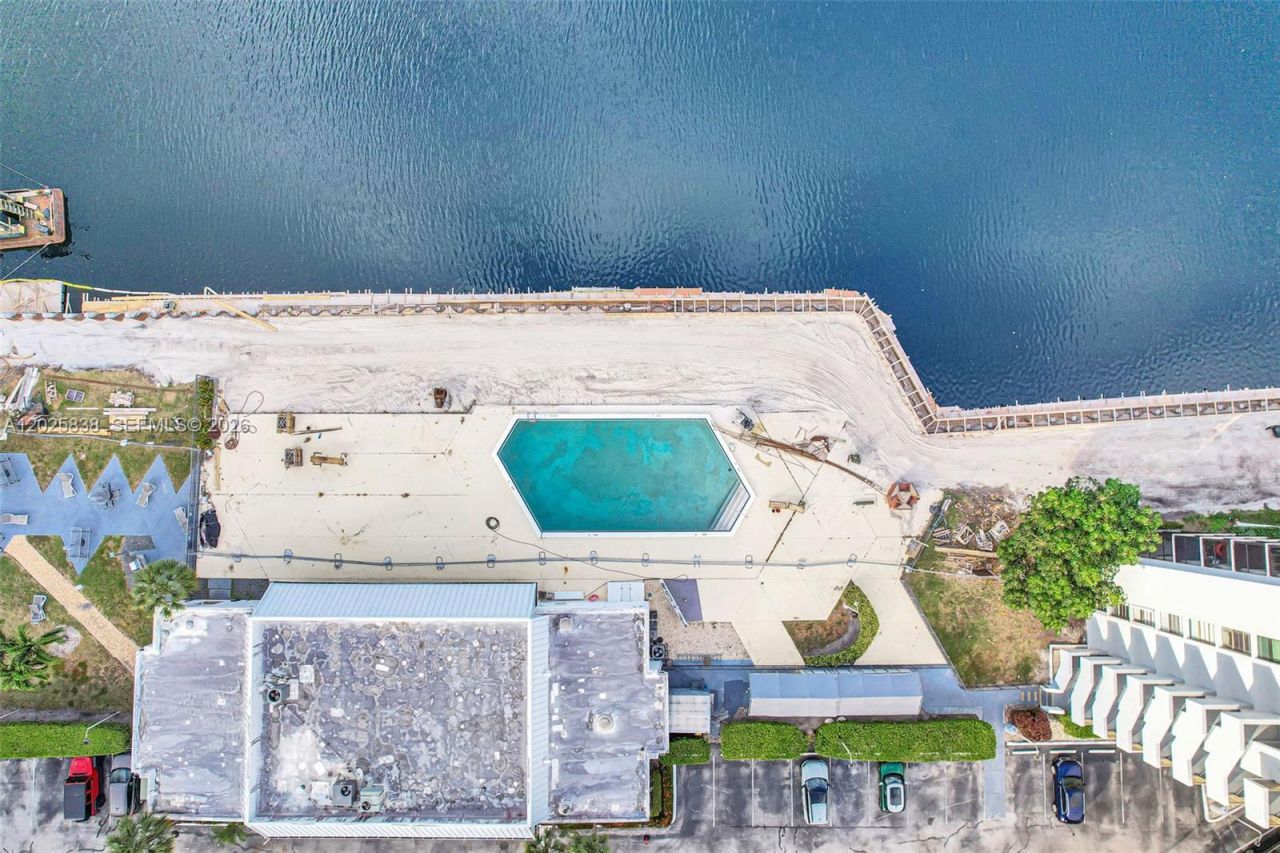 3401 N Country Club Dr, Unit 307, Aventura, FL 33180 Photo