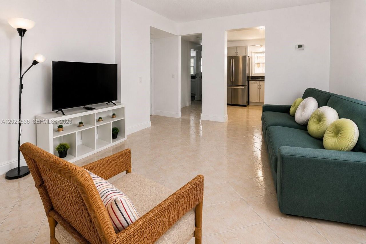 3401 N Country Club Dr, Unit 307, Aventura, FL 33180 Photo