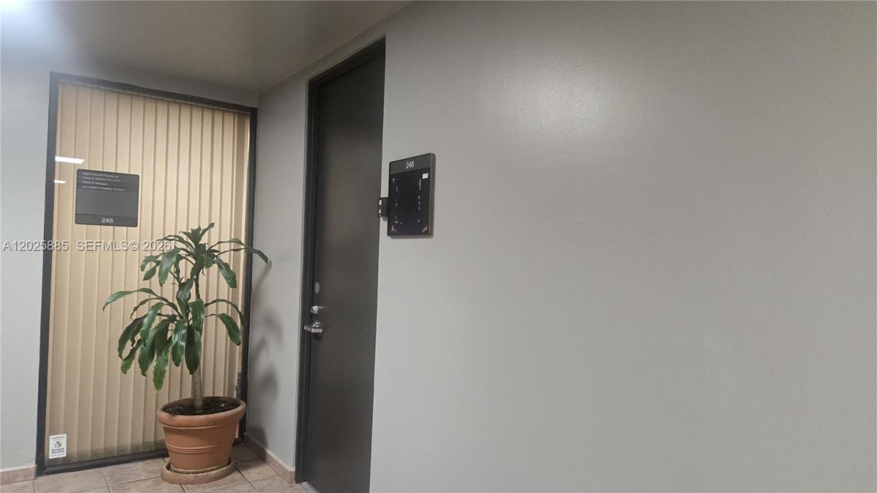 8370 W Flagler St , Unit 246, Miami, FL 33144 Photo