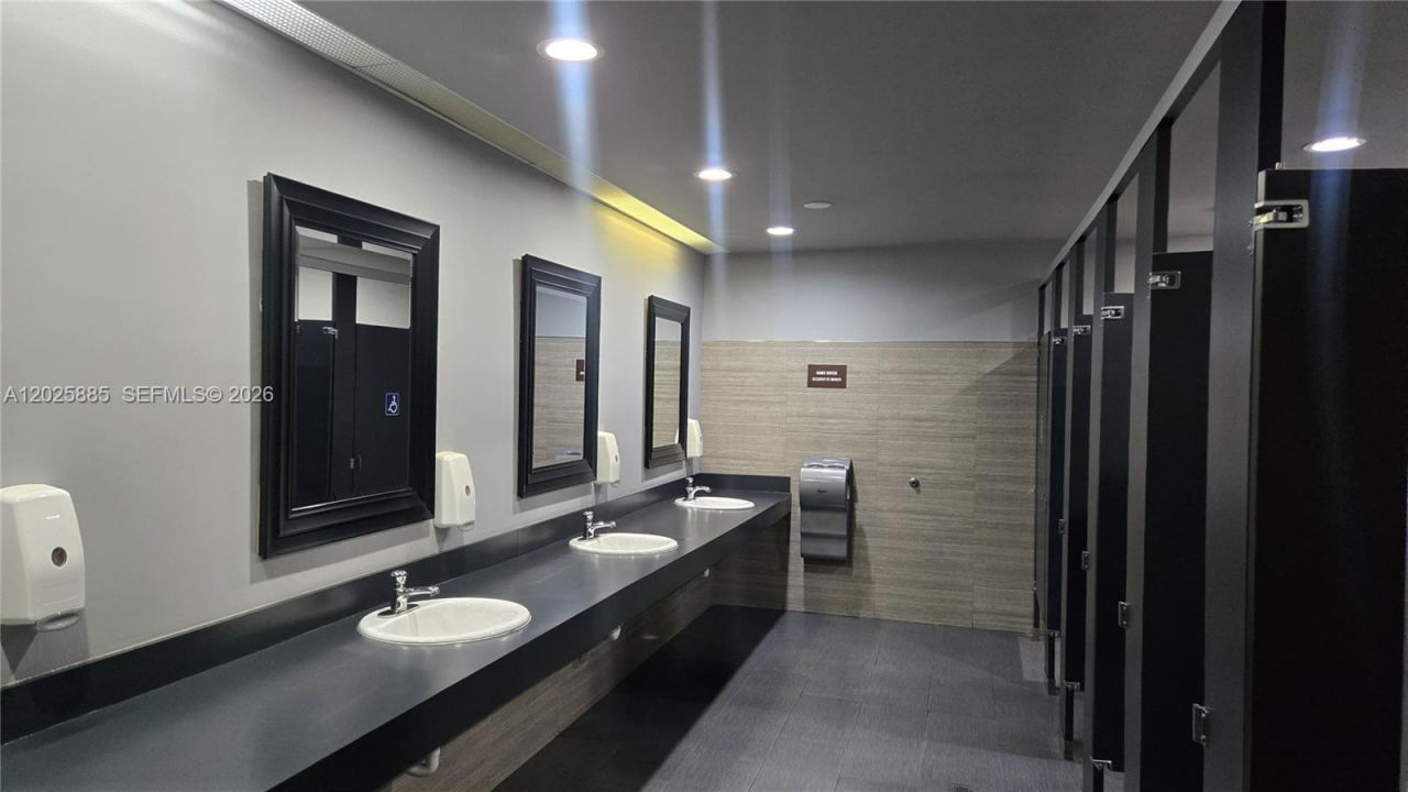 8370 W Flagler St , Unit 246, Miami, FL 33144 Photo