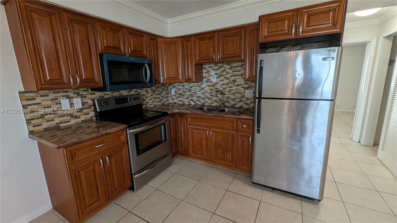 700 Atlantic Shores Blvd , Unit 8, Hallandale Beach, FL 33009 Photo