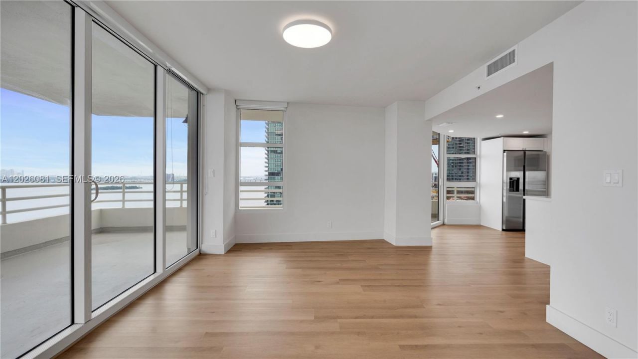 555 NE 34th St , Unit 1401, Miami, FL 33137 Photo