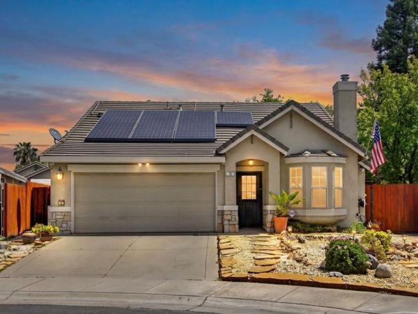 10 Cuvaison Ct, Sacramento, CA 95834