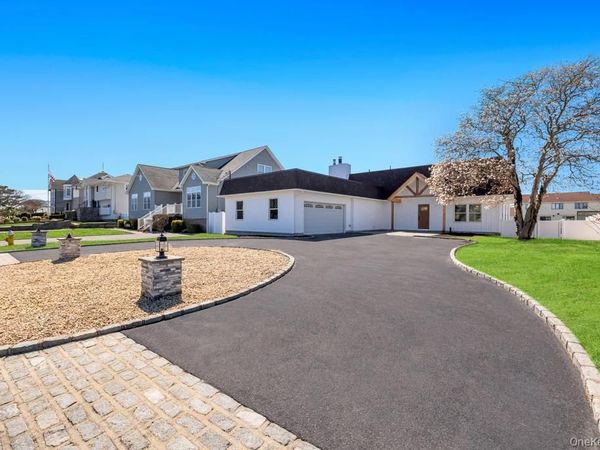 66 Lighthouse Road , Babylon, NY 11702