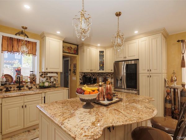 1715 Hering Avenue , Bronx, NY 10461