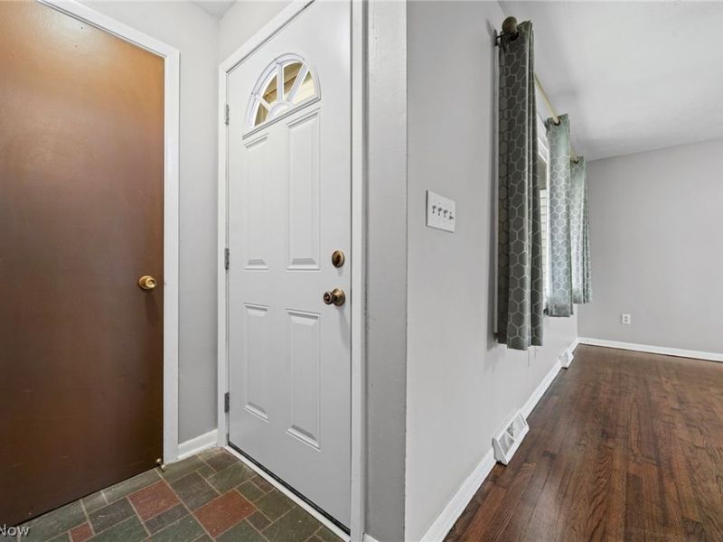 270 Riveredge Parkway, Berea, OH 44017 Photo 6