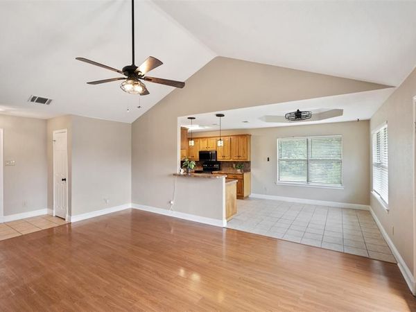 125 Meadow Heath Drive, Gun Barrel City, TX 75156