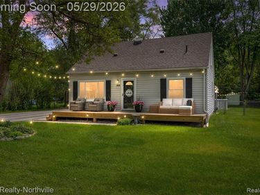 46049 Chatsworth Drive, Van Buren Twp, MI 48111