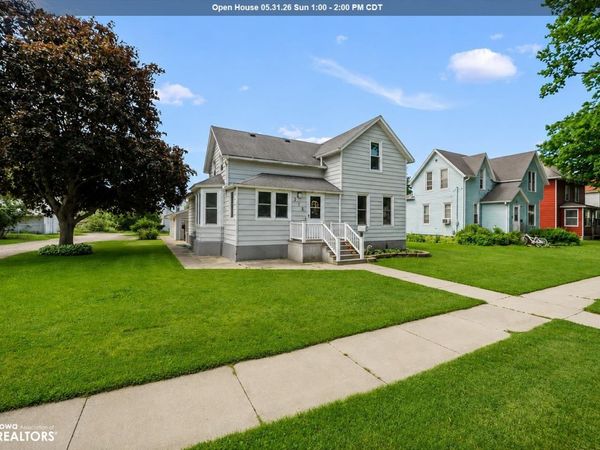 714 2nd Avenue, Ackley, IA 50601