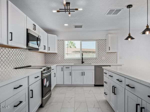 15248 N 38TH Street, Phoenix, AZ 85032