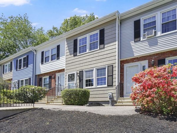 30 Mountainshire Dr, Unit 30, Worcester, MA 01606