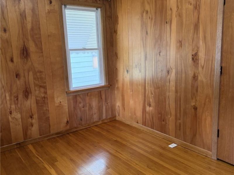 12412 Mortimer Avenue , Cleveland, OH 44111 Photo 4