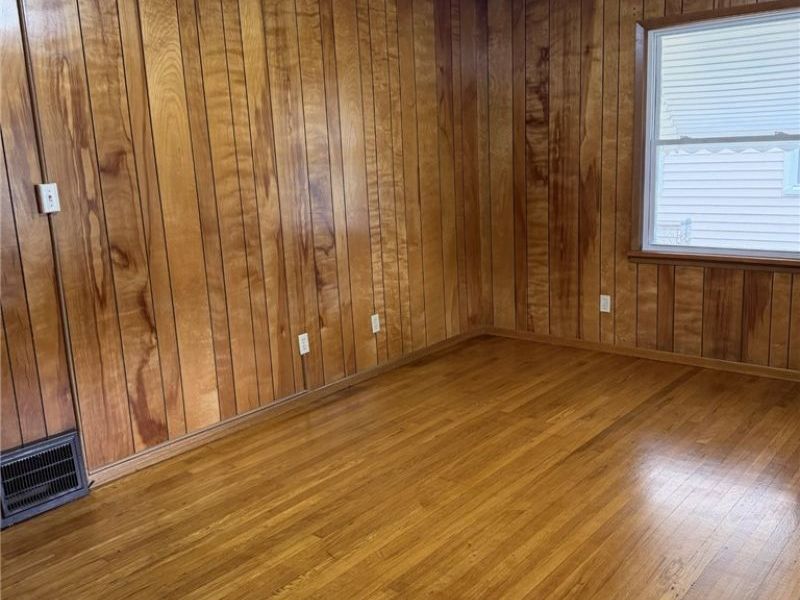 12412 Mortimer Avenue , Cleveland, OH 44111 Photo 6