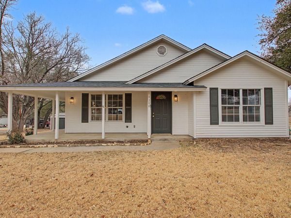 4308 Mountain View DR, Kingsland, TX 78639