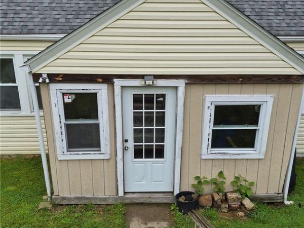 1513 fernhurst, Coraopolis, PA 15108