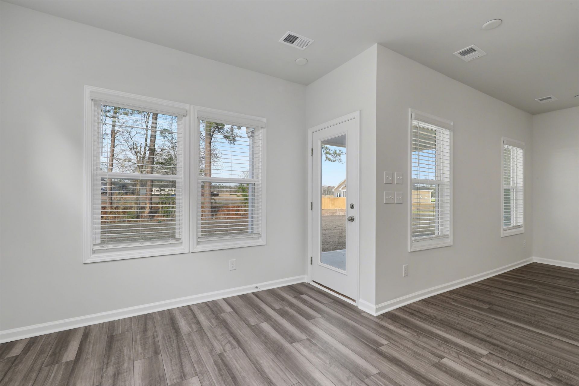 805 Wild Indigo Dr Photo 11